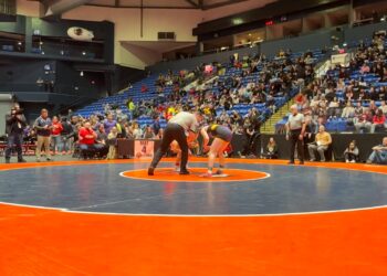 2025 . GIRLS 135 – C. HEENEY (LOCK) defeats V. PIANETTO (PRO) – DEC 6-0